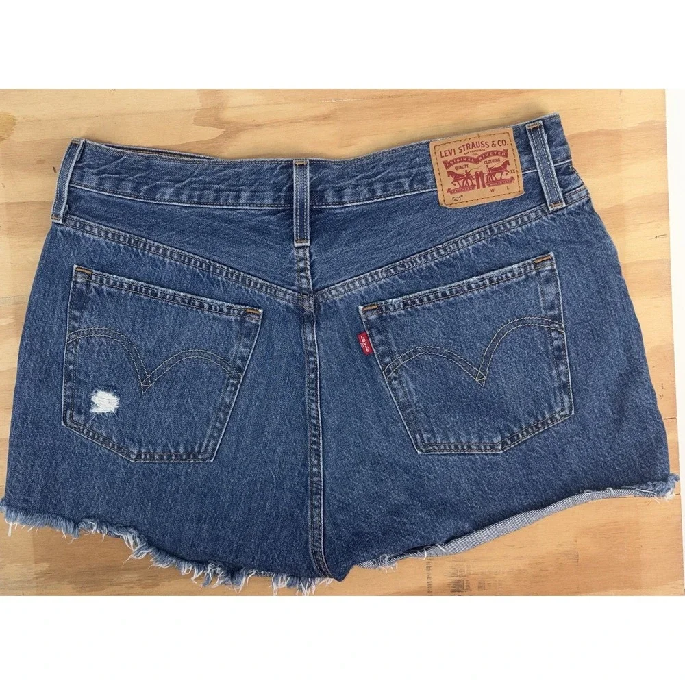 Levi's 501 Cut Off Shorts‎ Blue Distressed Classic Medium Wash Button Fly 32